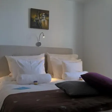 Birdcage Gay Men And Lifestyle (adults Only) منتجع 4*