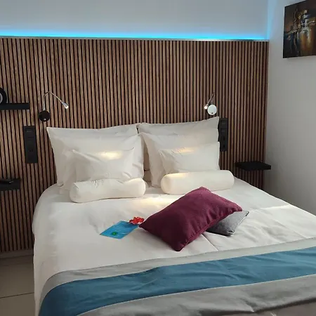 Birdcage Gay Men And Lifestyle (adults Only) Rezort 4*
