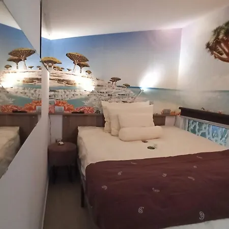 Rezort Birdcage Gay Men And Lifestyle (adults Only) 4*